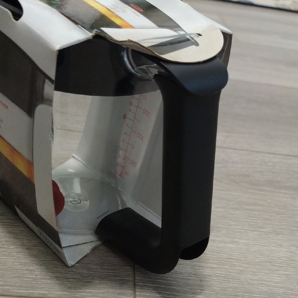 OXO Good Grips Fat Separator with Black Handle - Picture 6 of 13